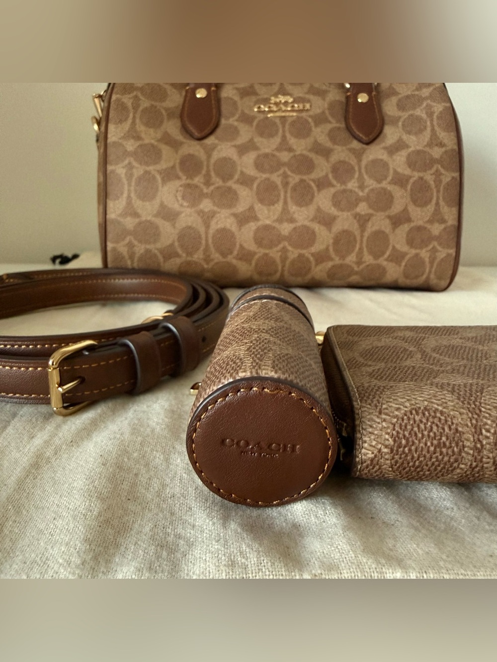 Coach Tan Signature Rowan w/matching accessories. - Picture 3 of 16